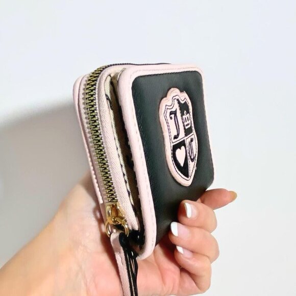Juicy Couture Queen Of Everything Black w/ Pink Trim Small Zip Around Wallet New - Picture 4 of 7
